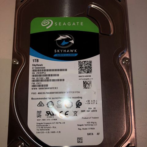 1TB Seagate Skyhawk Surveillance ST1000VX005 lite brukt