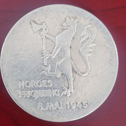2 x Minnemynt , 200 kr 1980. Norges Frigjøring 8. Mai 1945