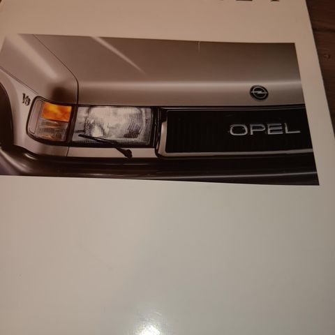 OPEL MONTEREY BROSJYRE