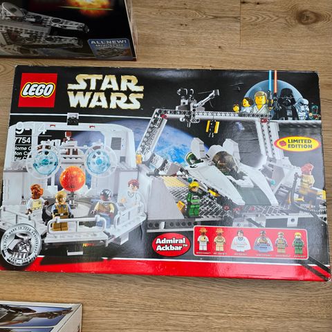 Star Wars LEGO 7754 Home One Mon Calamari Star Cruiser