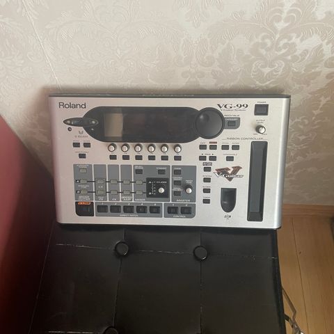 Roland VG-99 med heilt nye stativ Godin ASA nylon slim