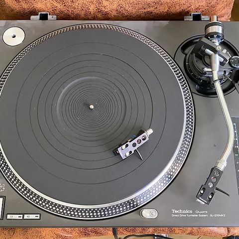 Technics SL-1200 / 1210 MK2