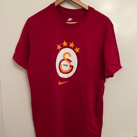 galatasaray Nike T-skjorte: størrelse M