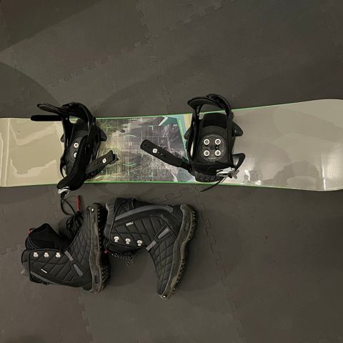 Sims Snowboard 160cm med bindinger, sko og bag