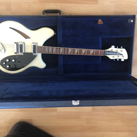 Rickenbacker 360 Tuxedo