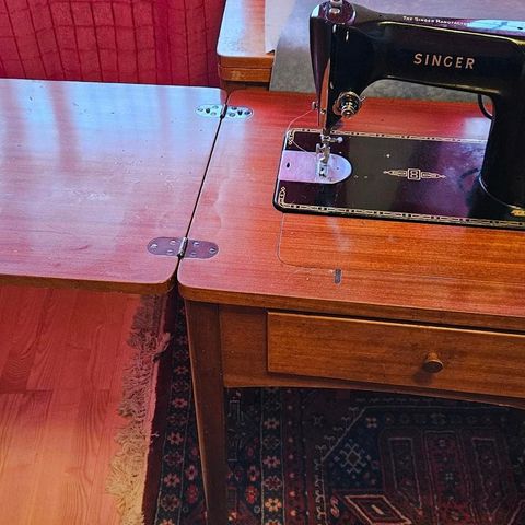 SINGER EK399823 sewing machine symaskin med bord