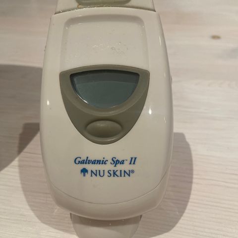 Nu Skin Galvanic Spa System / «rynkestrykejern»