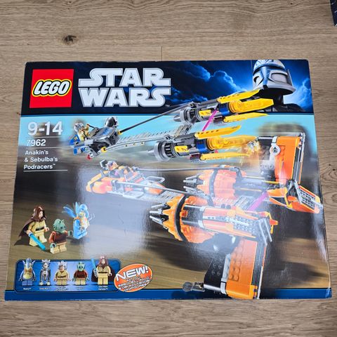 Star Wars LEGO 7962 Anakin's & Sebulba's Podracers