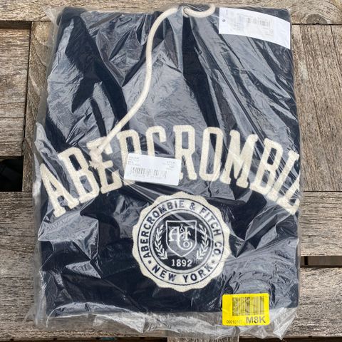 Ambercombie & Fitch. Marineblå. Hettegenser. Str S