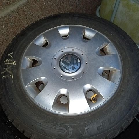 Volkswagen vinterdekk 15" pigg