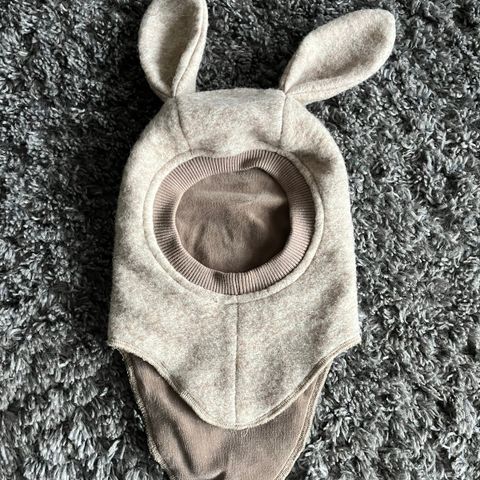 Huttelihut ull balaclava str.1-2 år Bunny sand  og Teddy Cayenne