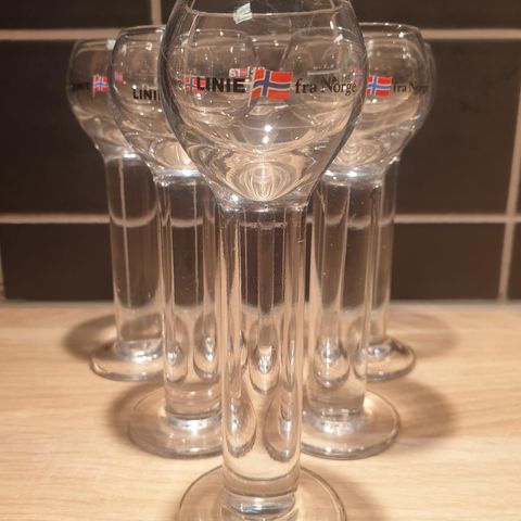 6stk strøkne Linie Aquavit glass selges samlet kr 550,-