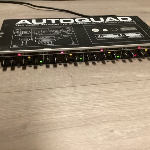 Behringer Autoquad XR2400 - 4-kanals expander / gate