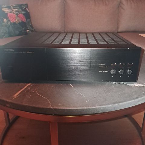 Rotell RB-956AX six channel power amplifier