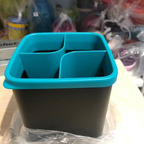 Tupperware Organizer II 16 cm. Helt Ny. Sender gjerne.