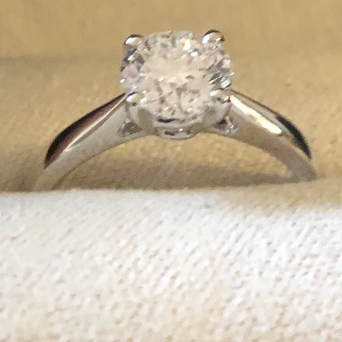 1.00ct aldri brukt super elegant diamantring D farge VS2  kupp!!