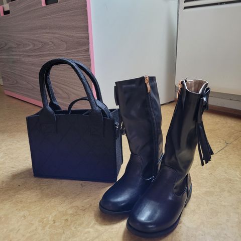 Jente lange boots str:26-27/veske