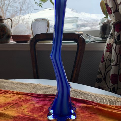 70-talls vridd og bøyd kunstglass-vase
