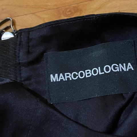 Marcobologna langermet silke bluse i svart i str small