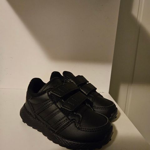 Superlett og kul sko fra Adidas