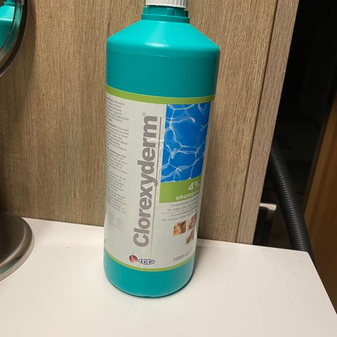 Hundeshampoo/Clorexyderm 4% sjampo 1000 ml