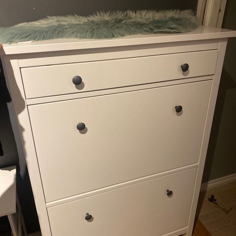 HEMNES skoskap