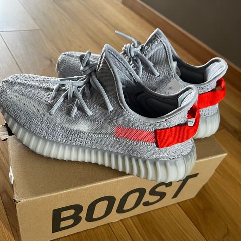 Yeezy boost 350 v2 til salgs!