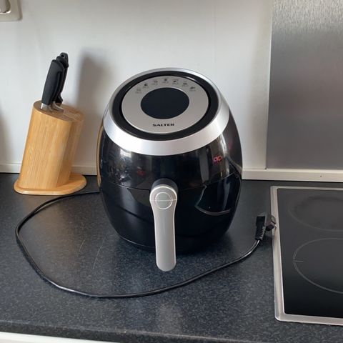 Airfryer XL familysize selges for 500kr