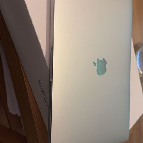 MacBook Pro 13  (sølv), brukt