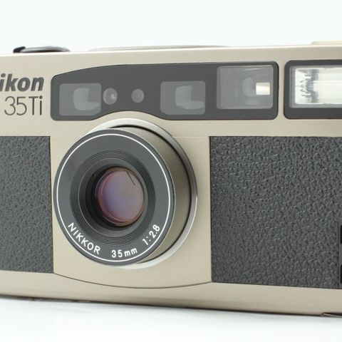 Nikon 35Ti camera