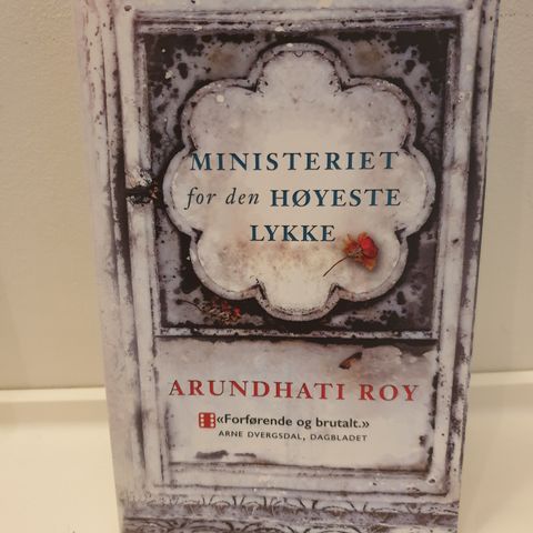 Bok" Ministeriet for den høyeste lykke" av Arundhati Roy