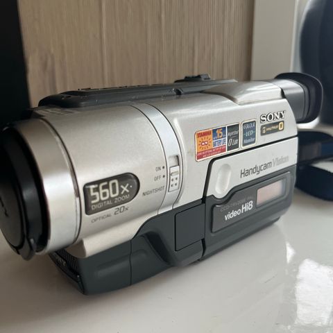 videokamera SONY CCD-TRV208e Hi8 handycam defekt
