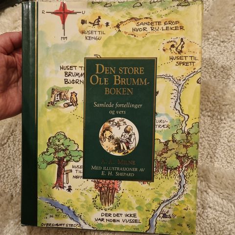 Den store Ole Brumm-boken. Samlede fortellinger og vers. Innbundet!