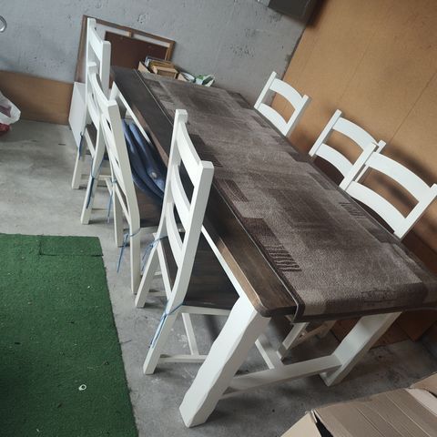 Stort kjøkkenbord heltre med seks stoler NY PRIS.