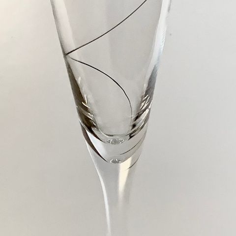 Sort Line / Black Line champagneglass fra Kosta Boda, 7 stk.