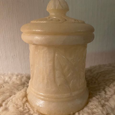 Gammel alabaster krukke apotekerkrukke 15 cm høy