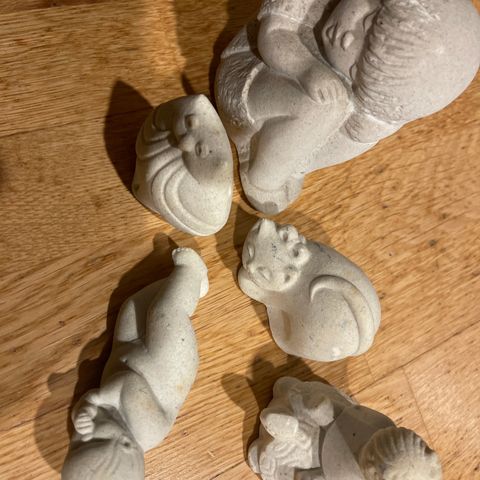 5 figurer i fra Bell Mar Belgium selges samlet for 200 kr