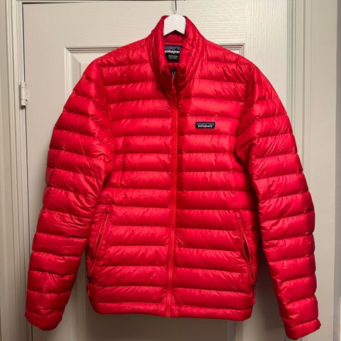 Patagonia Down Sweater  (medium)