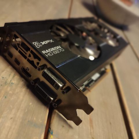 Amd hd 6870