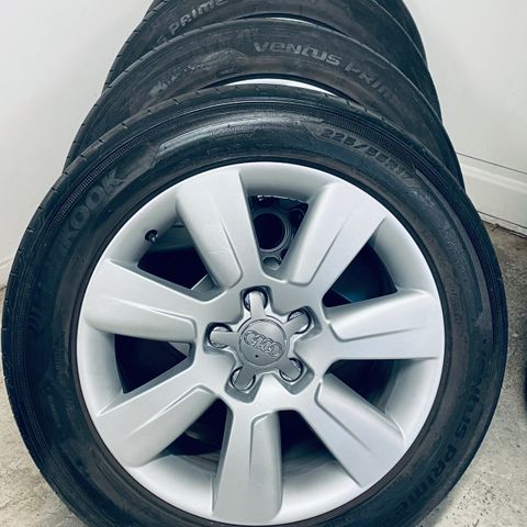 ORGINAL AUDI FELGER MED NESTEN NY FELGER  DEKK 5x112-225/55/17 BILLIG