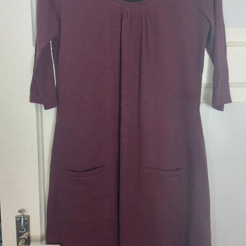 Burgunderrød kjole fra Zavanna