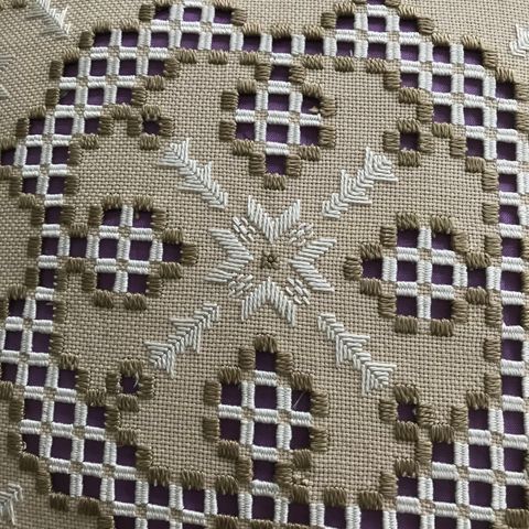 Hardanger brodert pute