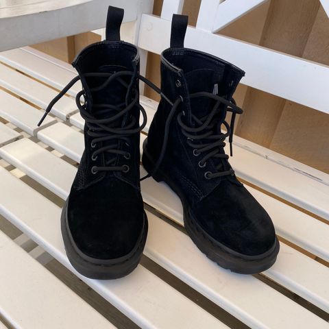 Dr Martens semsket/nubuck helsort boots