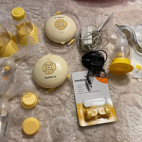 Medela brystpumpe + utstyr