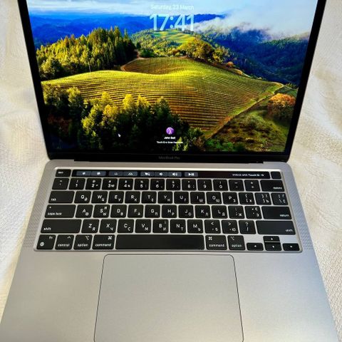 MacBook Pro 13 tommer, 2020, M1-brikke, 16 GB RAM, 512 GB.