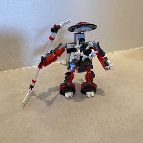 Lego Ninjago 71781 - kun den røde/hvite/svarte figuren