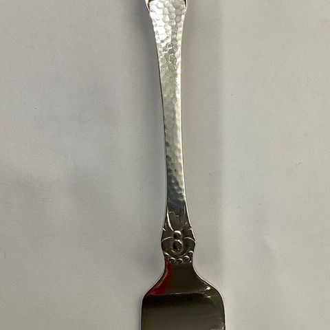 Hamret skjellblomst gaffel fra Brødrene Nilsen i 830s