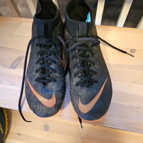 Nike Mercurial fotballsko str. 37,5