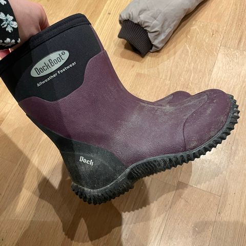 Dockboots str 30, lite brukt, lilla