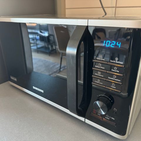 Almost New Samsung Microwave Oven
